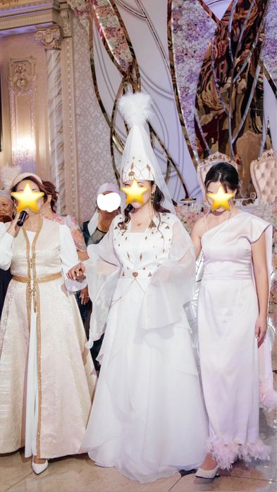 Платье на узату белое