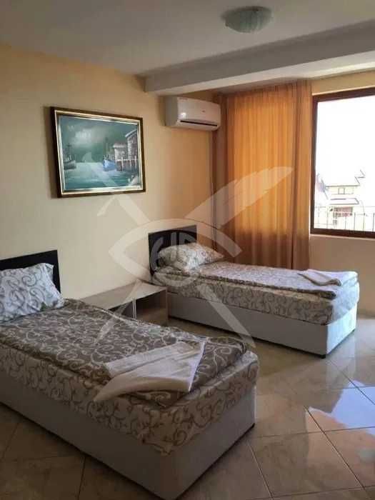 Продава се Хотел в Свети Влас - 330 кв.м за 734 €/кв.м - Снимка #2