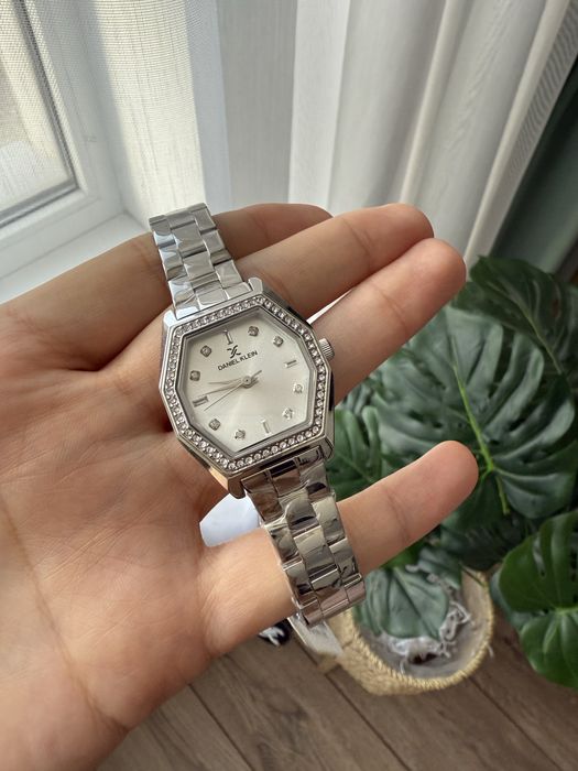 Часы Daniel Klein