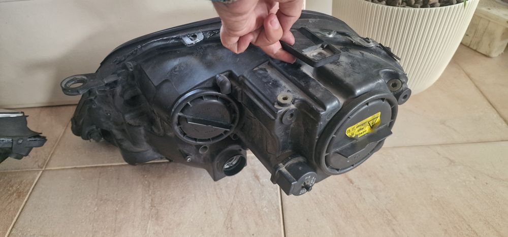 Продавам Bi-Led фарове за ML w164 (префейс)