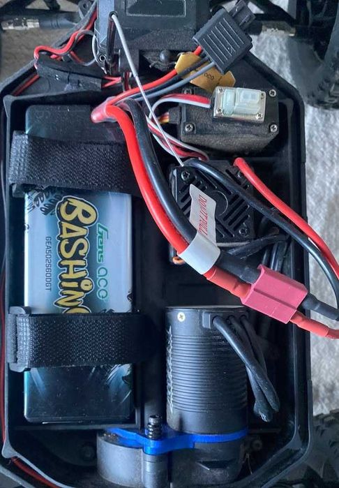 RC количка Team Associated Rival MT10 V2 RTR Monster Truck