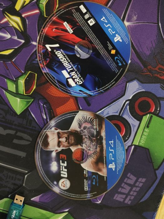 Продаю Playstation 4  1tb