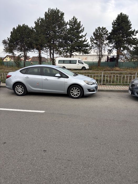 De vanzare opel astra 2017 1.4 benzina