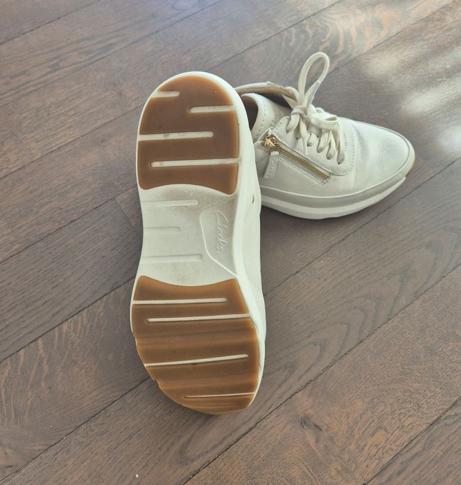 Сникърси Clarks Tivoli Zip
