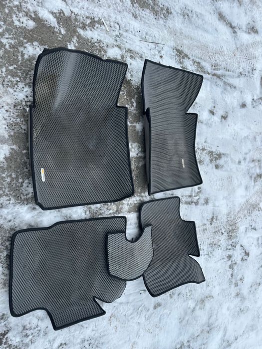 Продам Коврики на Кобальт