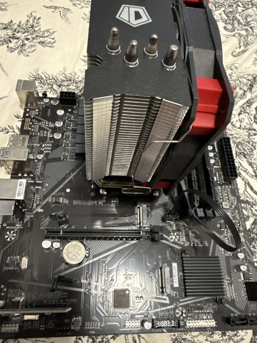 Kit PC gaming - Ryzen 5 5600, Motherboard Gigabyte, 16GB Ram +Monitor