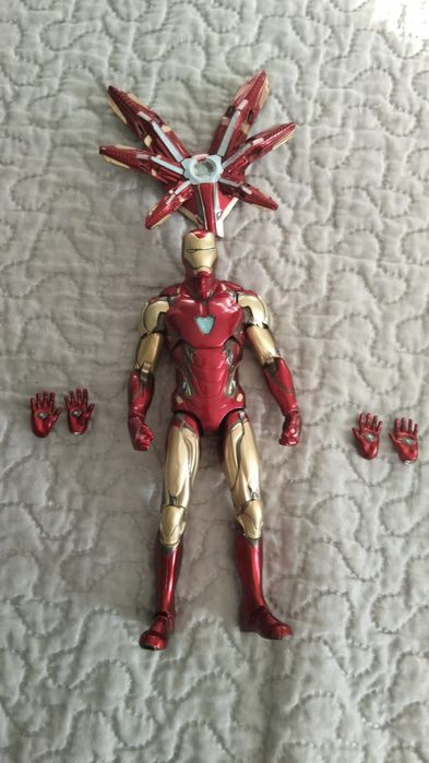De vanzare figurină Iron Man