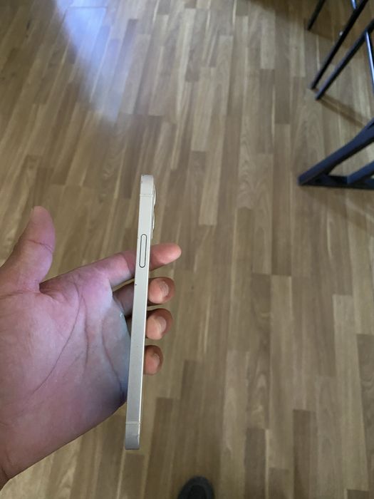 Iphone 12.