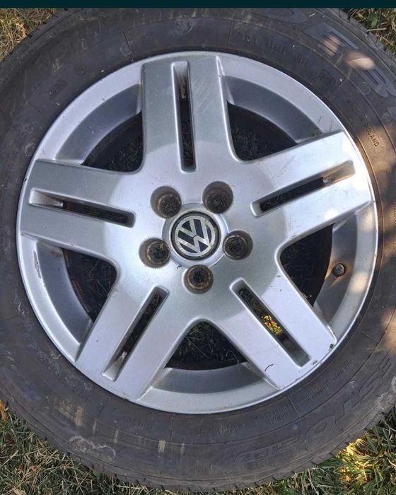 Vând roți (jante aliaj, +cauciuc ) golf4, bora , audi A3 pe 15 /5*100.