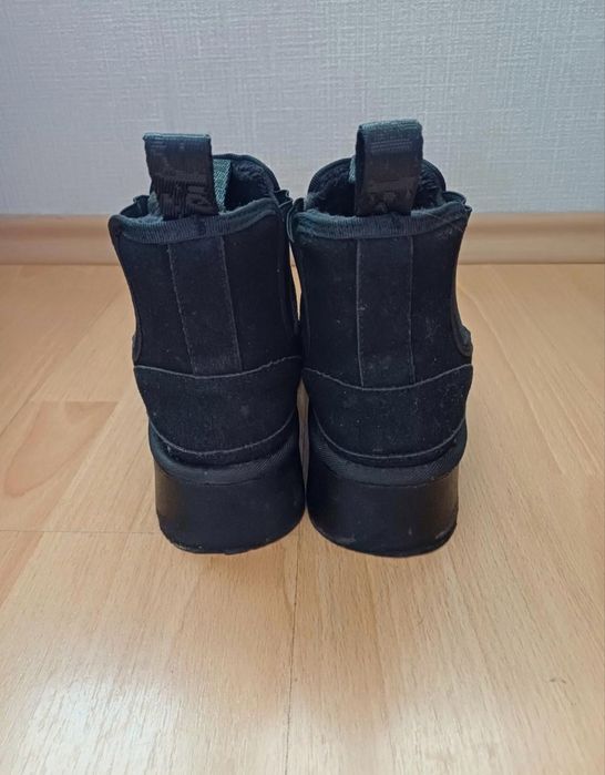 Черни зимни ботуши