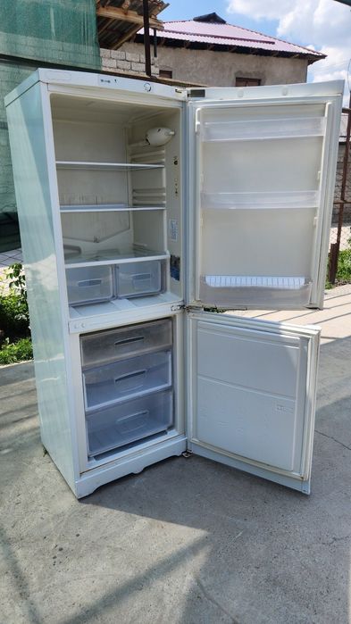 холодильник продам