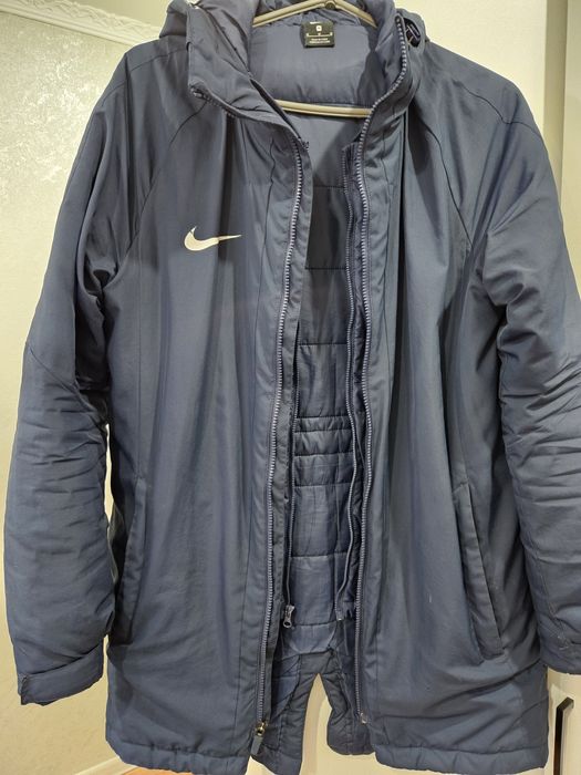 Продам куртку nike