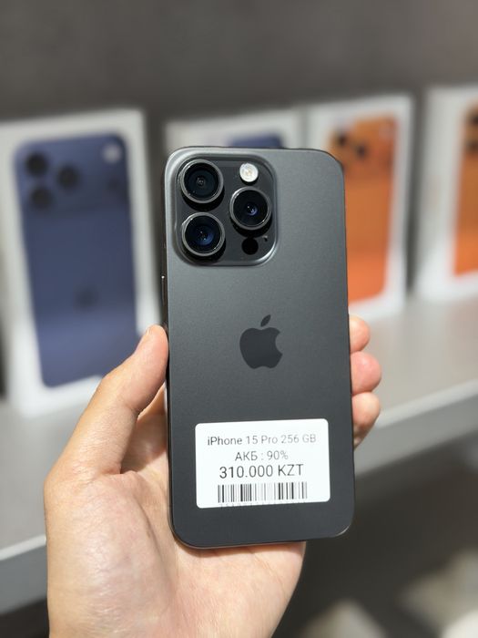 iPhone 15 Pro / 256 / 90%
