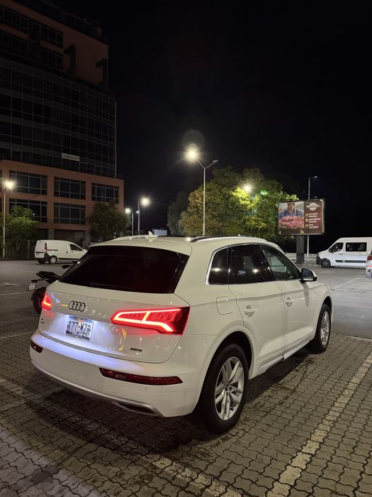 Ауди Q5 2,0 TFSI 2020