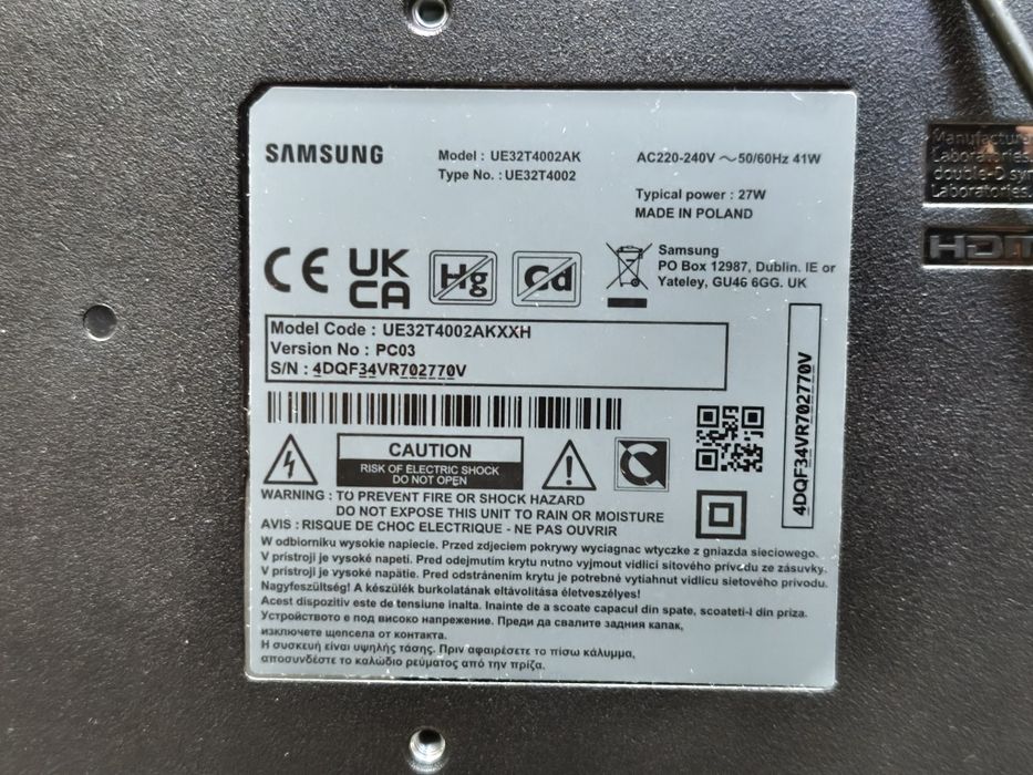 Samsung UE32T4002AK— счупен дисплей — за части