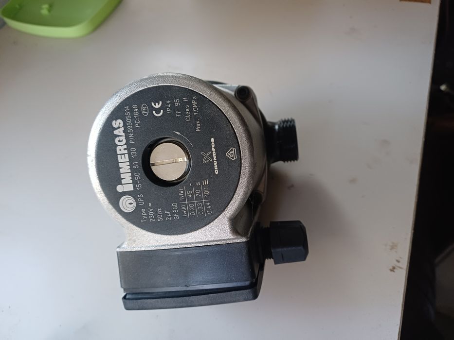 Vând pompa circulație centrala  UPS 15-50 nefolosita