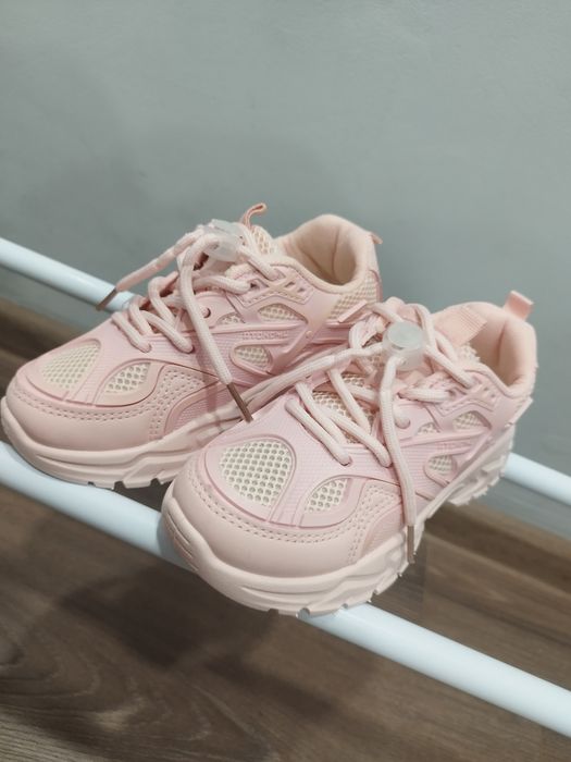 Кроссовки размер 27