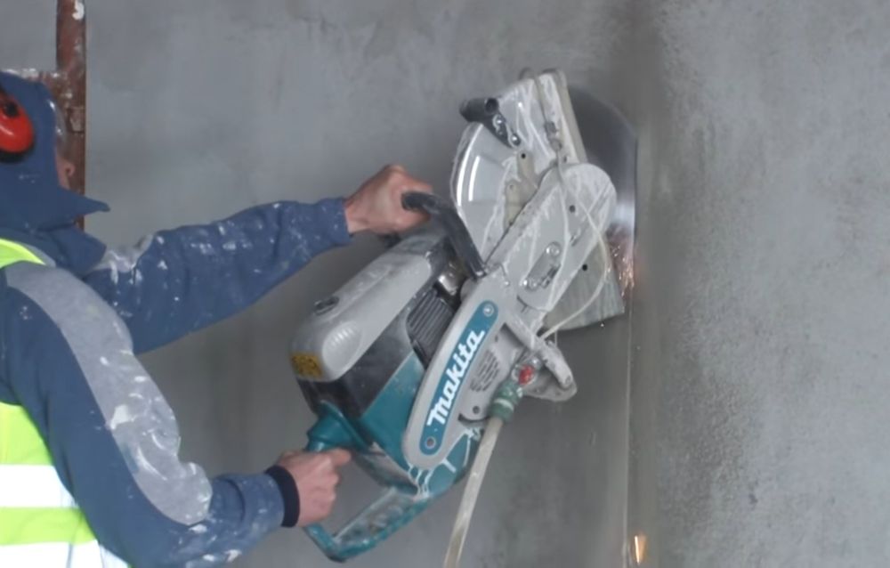 Machita.Masina de taiat beton Makita