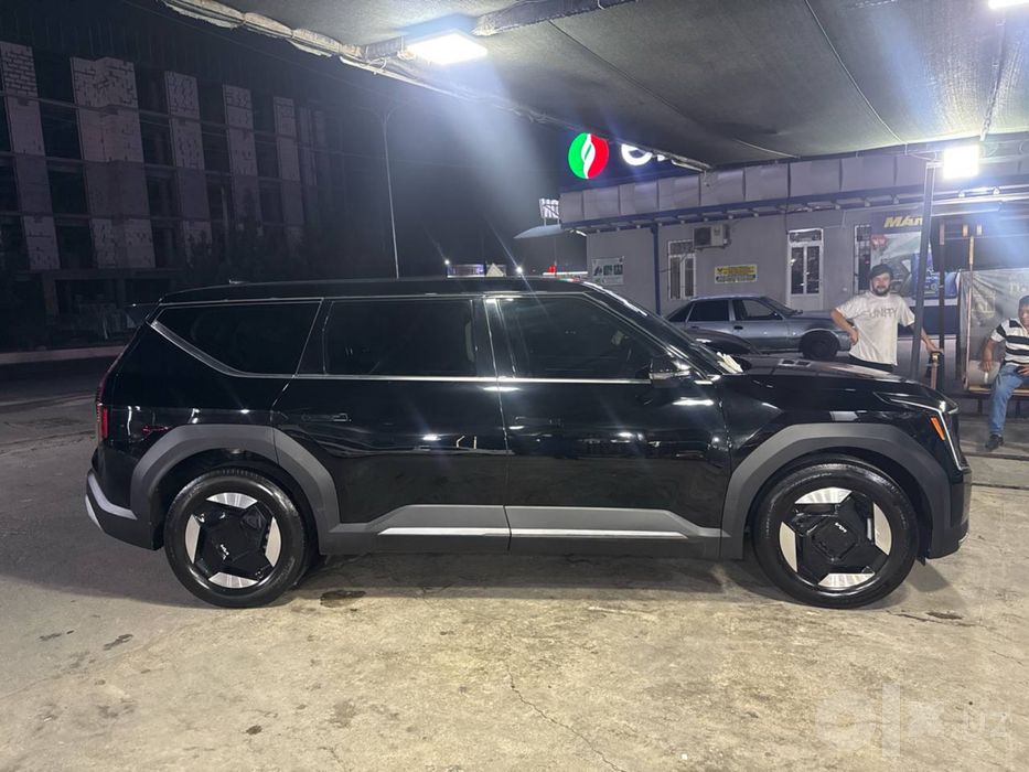 KIA EV9 2024 qora