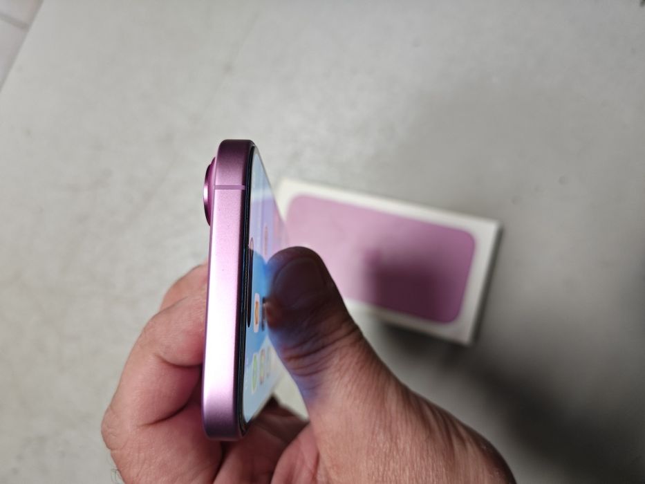 iPhone 16 256GB.