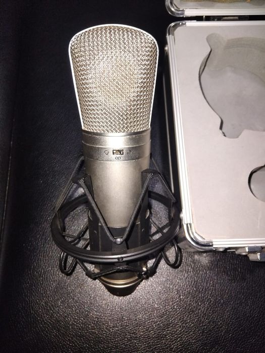 Продается Студийный Конденсаторный Микрофон Behringer B2 Pro
