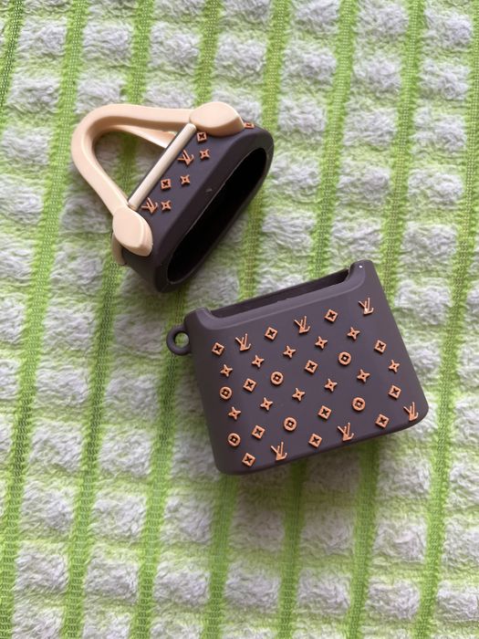 Продаю чехлы на AirPods