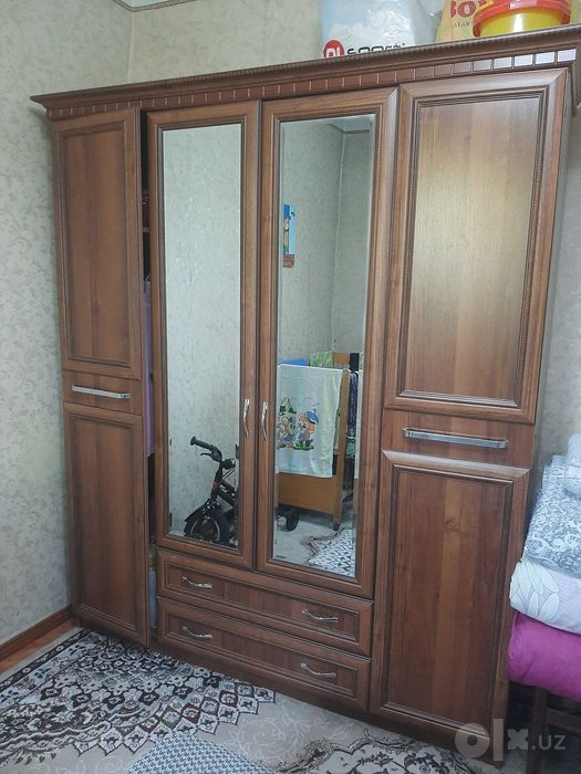 Продаю б/у мебель. Шкаф для одежды, диван, 2-спальная кровать