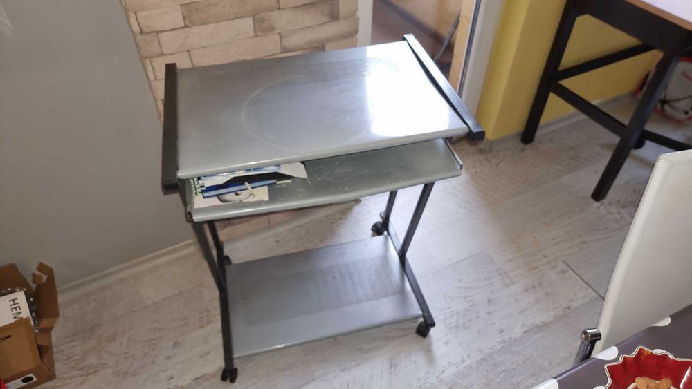 Работна маса, плот, бюро