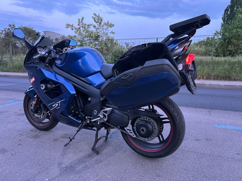 Triumph Sprint ST 1050 - 2008 79500km