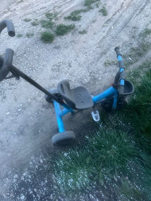 Продам детскую машину и коляску