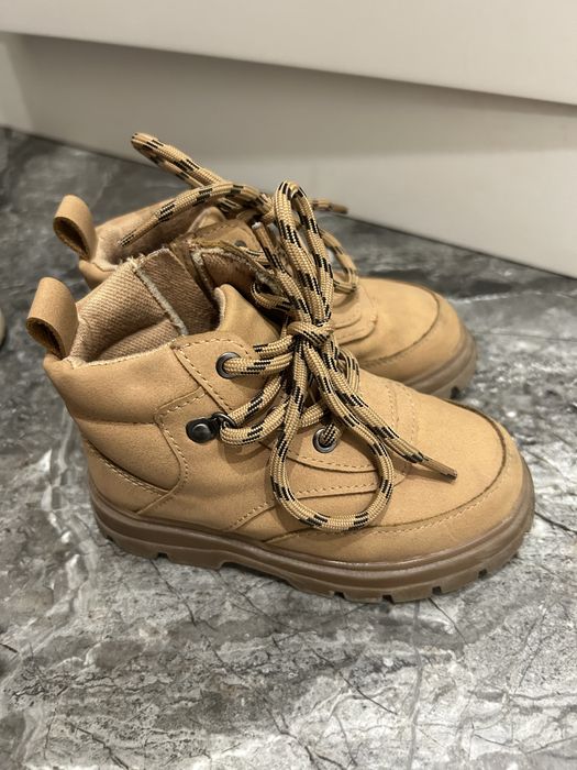 Детские ботинки