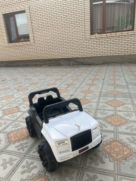 Детский электромобиль