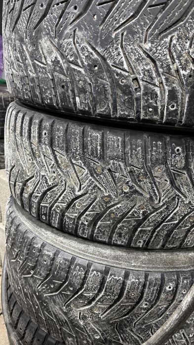 продам резину 235/45/18
