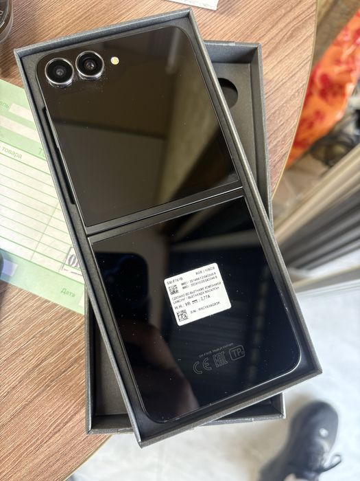 Samsung Galaxy Z Flip7 Fe