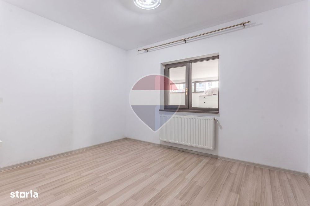 Apartament cu 3 camere, grădină proprie+loc de parcare- Str. Luminii