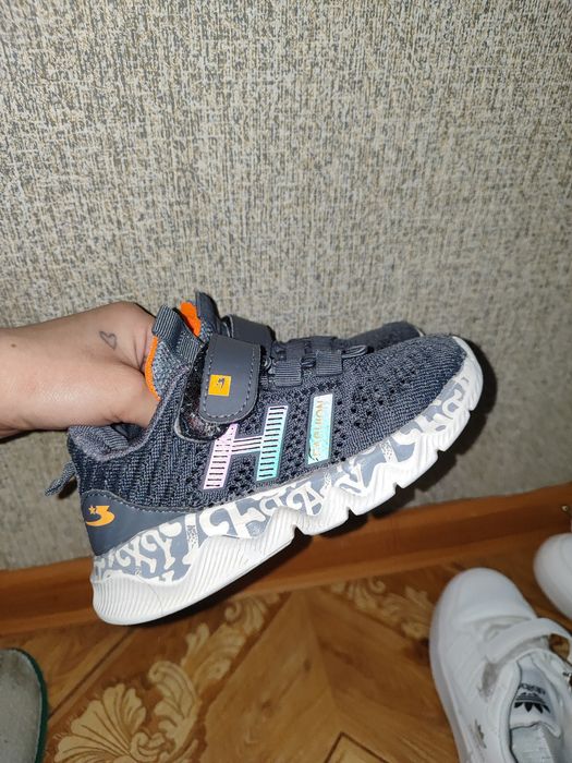 Кроссовки 28 размер