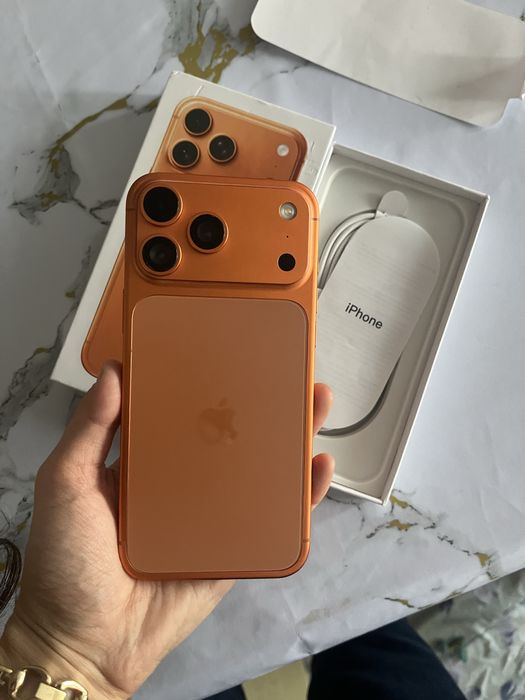 Продаю Айфон 17, 1 терабайт