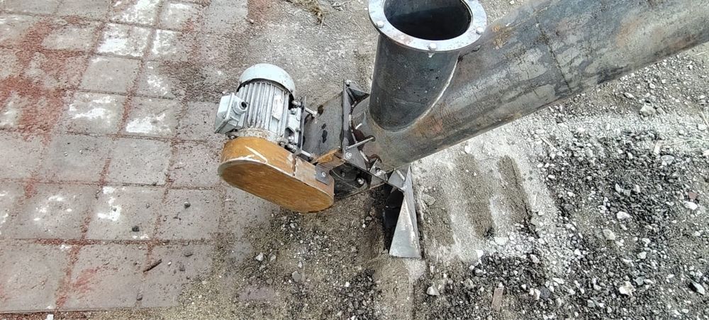 Продам шнек для подачи зерна и цемента