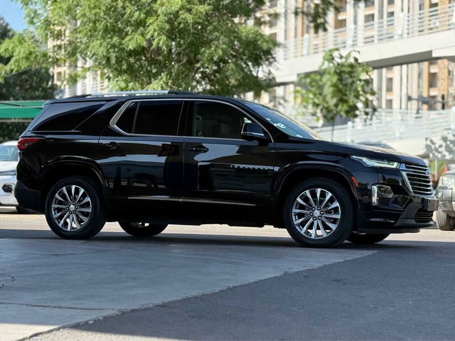 Traverse Premier 2023 год