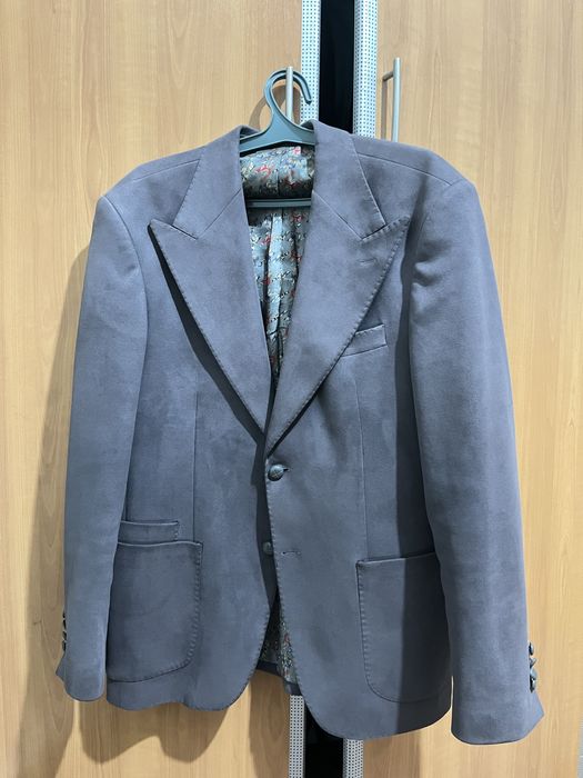 Двухцветная пиджак для мужчин. Ерлерге арналған екі түсті пиджак