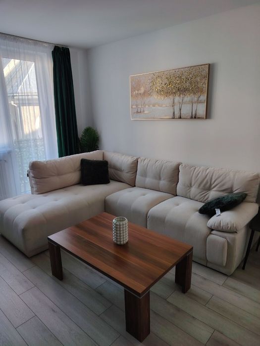 Închiriez apartament ultracentral cu 2 camere