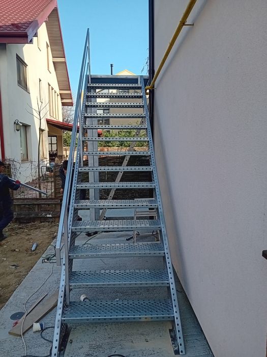 Trepte de scara zincate