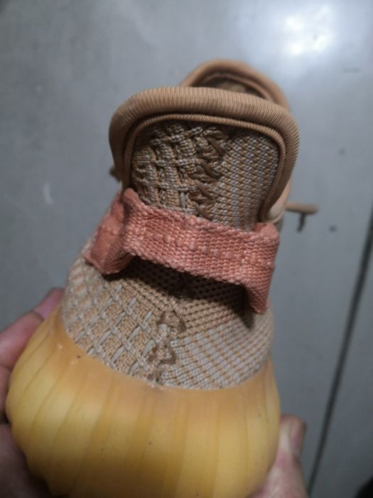 Продам  кроссовки 38