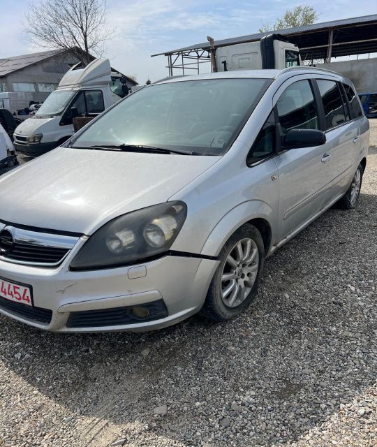 Dezmembrez Opel Zafira B [2005 - 2010] Minivan 5-usi 1.9 CDTI MT (120
