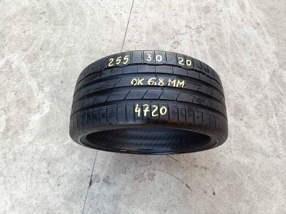 O anvelopa de vara 255 30 20 hankook ventus S1 evo 3 cu 6,8 mm