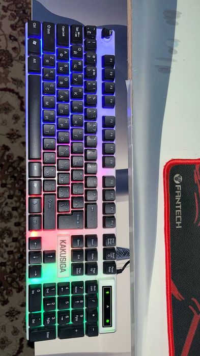 компьютер оФисный столымен бірге