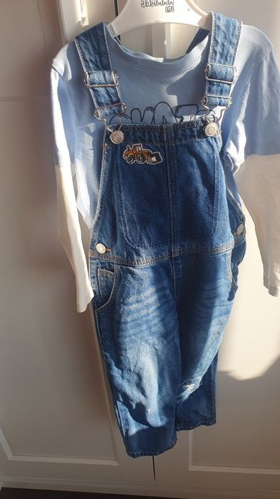 Salopeta lunga de blugi pt baieti Zara