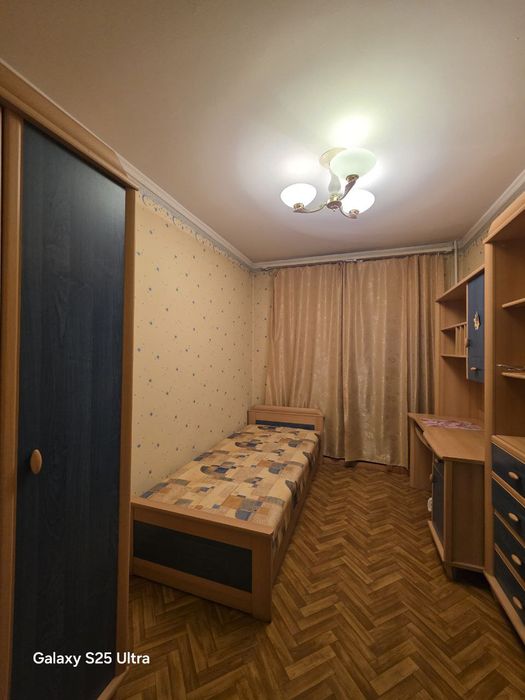 Чилонзор-4 квартал 3/3/4  кирпичный дом, Метро-Парк йонида жойлашган