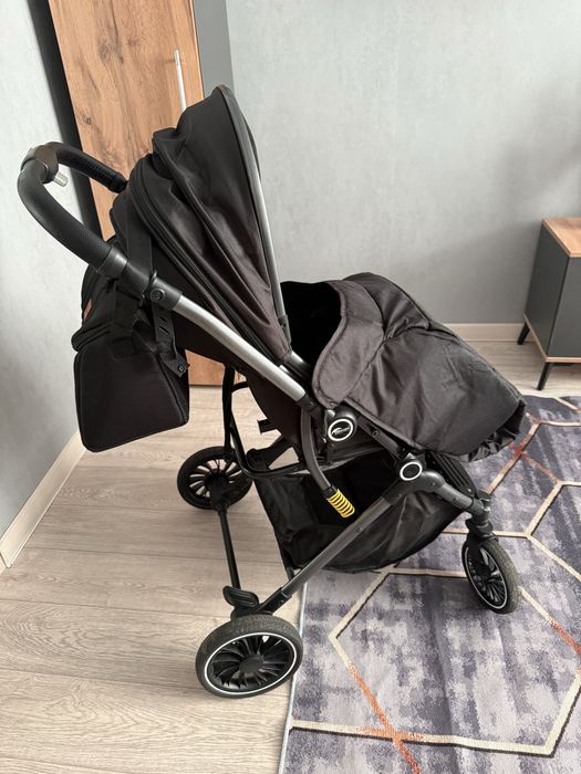 Продам коляску прогулочную