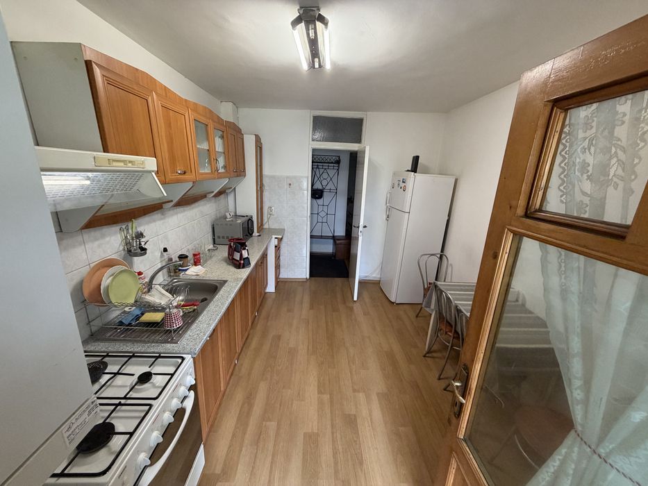 Închiriez apartament 3 camere decomandat – spațios și complet utilat